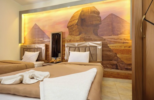 Giza Hotel | Nefertiti pyramids