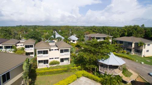 West End Apartamento | Negril Beach Front on The SOV