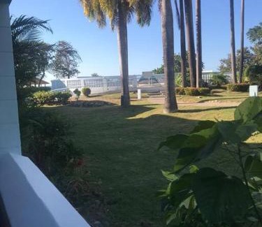 Orange Bay Apartamento | Negril Condo by the Beach Apt. 194 Point Village
