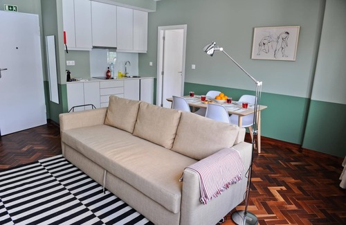 Santo Antonio Apartamento | Negroni Balcony in Lisbon - by Misha s Place 1A