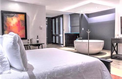 León Hotel | NEhotel Nueva Estancia