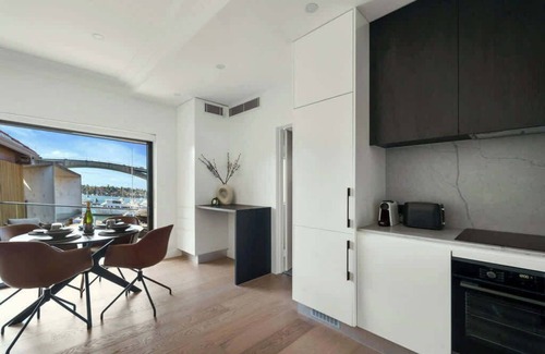 Drummoyne Apartamento | Neighbouring Sydney Harbour Retreats for 12 guests