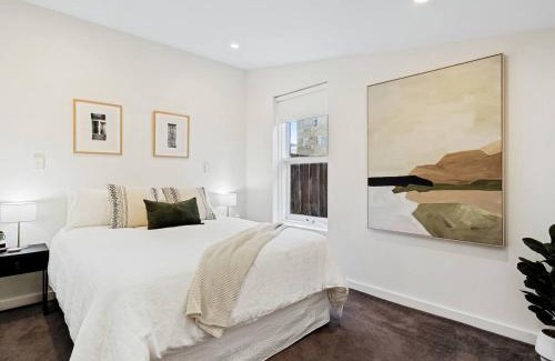 Hobart Central Business District Casa | Neilsen Cottage - Serene River Views near Hobart CBD