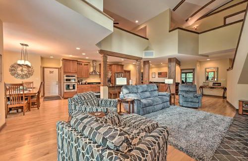 Rome Casa | Nekoosa Golf Course Retreat with Hot Tub!