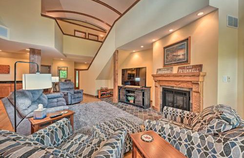 Rome Casa | Nekoosa Golf Course Retreat with Hot Tub!