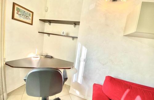 Certosa Apartamento | Nel cuore di viale Certosa, tra Centro Città e Rho Fiera Milano, con parcheggio interno privato