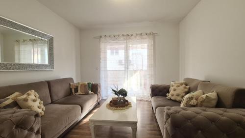 Crno Apartamento | Nellie