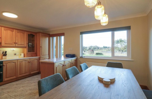 Gortahork Cabaña | NELLY'S HOUSE, pet friendly in Gortahork, County Donegal