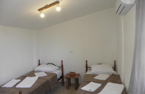 Spata-Artemida Casa | nemhouses near the airport and the sea in artemida