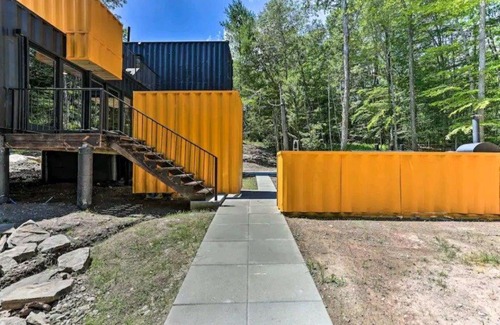 Smallwood Casa | Neo Nature Container Box- Hot Tub, Wood Pizza Oven