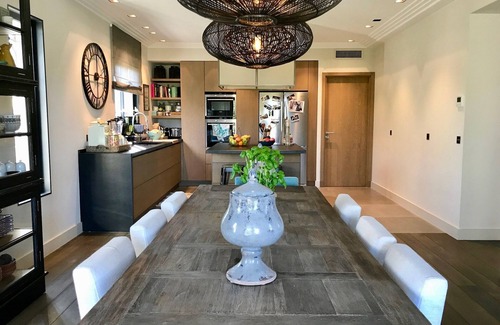 Plan-de-la-Tour Villa | Neo provenzal Villa / contemporánea 4 dormitorios 4 baños piscina