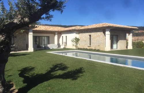 Plan-de-la-Tour Villa | Neo provenzal Villa / contemporánea 4 dormitorios 4 baños piscina