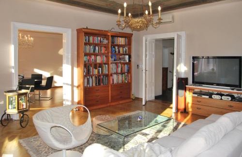Ljubljana Old Town Apartamento | Neoclassical Luxury Apartment Ljubljana