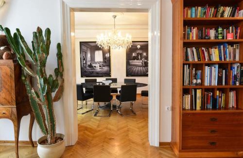 Ljubljana Old Town Apartamento | Neoclassical Luxury Apartment Ljubljana
