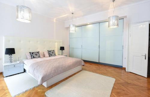Ljubljana Old Town Apartamento | Neoclassical Luxury Apartment Ljubljana