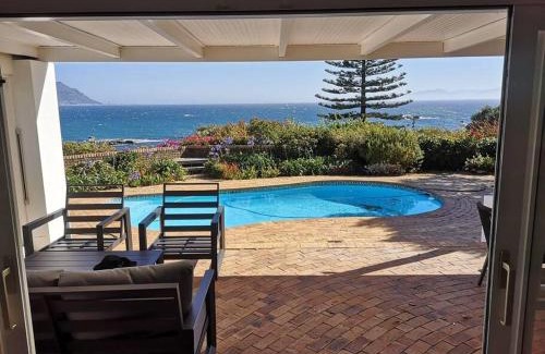 Simon's Town Villa | Neptunes Seat - Garden Paradise with Ocean Views