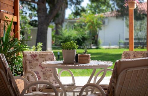 Sikia Casa | Nerium - Golden Fig Sykia lodge