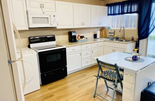 Gold Beach Cabaña | Nesika Beach Bluff Cottage