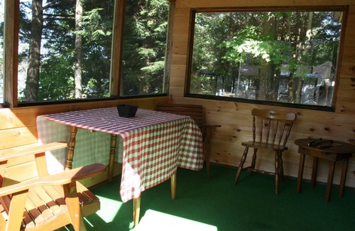 Long Lake Cabaña | Rural-Baño Privado-Nest Cottage
