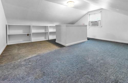 Hopelawn Casa | Nest Away near EWR 2 Queen Beds