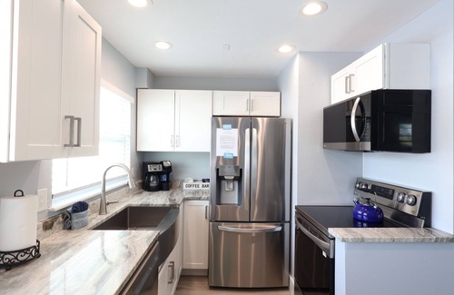 Siesta Key Cabaña | Nest Cottage Across street from beach and Heated Pool