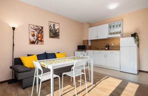 Golden Sands Apartamento | Nest Green Apartment Varna