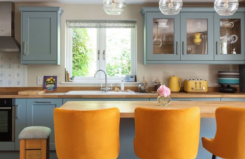Pulborough Casa | Nest Stay - Two Luxurious Properties Rented Together
