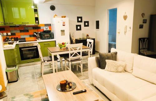 Nea Smirni Apartamento | Nesta Home Athens, Cozy Private Apartment with SuperFast Wi-Fi