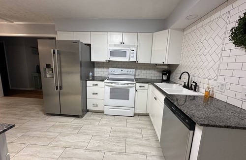 Gilbertsville Casa | Nestled A'more- Just under 1/2 mile from Moors Marina!