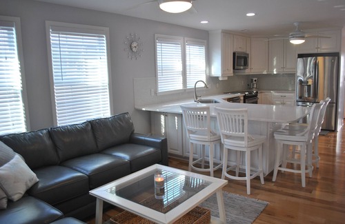 Wrightsville Beach Casa | Ubicado entre Banks Channel y la playa de la isla!