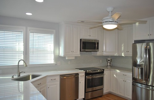 Wrightsville Beach Casa | Ubicado entre Banks Channel y la playa de la isla!