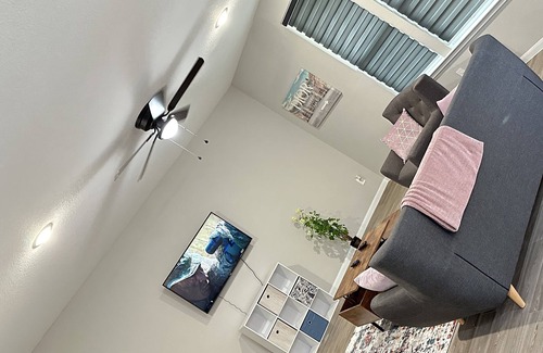 Spring Casa | Nestled Cozy 4-bedroom house with Loft, Pergola, WiFi, AC in enjoyable Spring