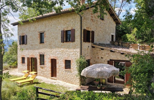 Penna San Giovanni Apartamento | Inmerso en un paisaje encantador, fantástico panorama desde el mar hasta las montañas.