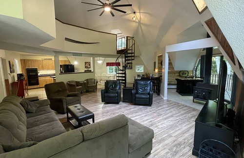 Williamsburg Casa | 1-de-tipo-Geo Casa de vacaciones; 4K pies cuadrados, duerme 10, 5bd / 3. 5ba cerca del lago Michigan