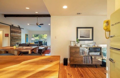 West Oak Hill Casa | Nestled In Nature Compound - Pet-Friendly, Acreage