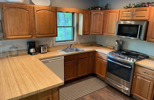 Wilmington Casa | Nestled in the Woods of Chimney Hill--Very Close to Wilmington VT/Mt Snow