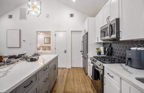 Greater East End Apartamento | Nestled Nook Bungalow #7033A @East End revitalized
