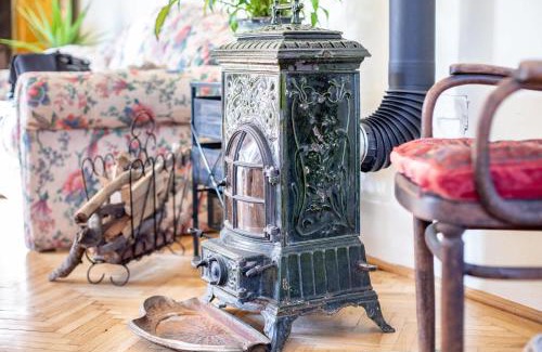 Gellert Hill Apartamento | Nestled Romance, Buda's Hilltop Heaven