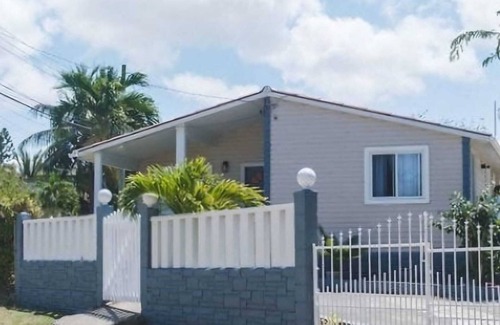Saint John Parish Casa | Nestled 2-bedroom home in quiet neighborhood with WiFi, AC, fitness room