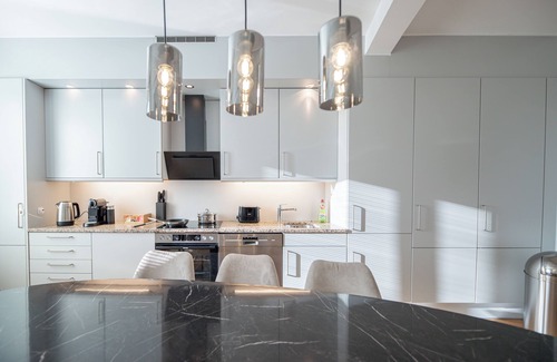 Mitte Apartamento | nestup: 130 m² Duplex Penthouse - Rooftop Terrace with Skyline View