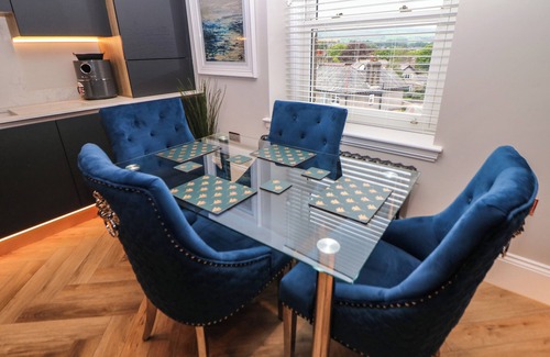 Buxton Cabaña | NETHERDALE PENTHOUSE, family friendly in Buxton