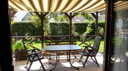Idstein Apartamento | nette Ferienwohnung mit eigenem Eingang und Sonnenterrasse