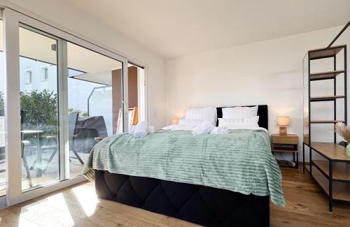 Freilassing Apartamento | NEU! BeSSa Homes Deluxe Apartment 6 Personen Klima Garten King Size Betten