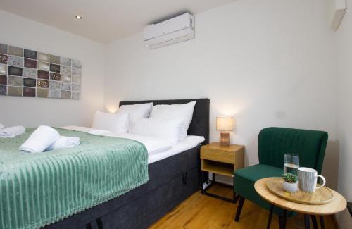 Freilassing Apartamento | NEU! BeSSa Homes Deluxe Apartment 6 Personen Klima Garten King Size Betten