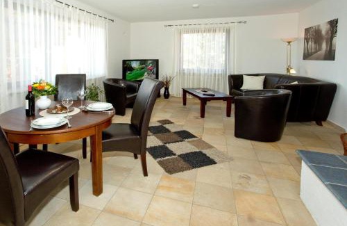 Toppenstedt Apartamento | NEU! Ferienwohnung Zum Kaminzimmer