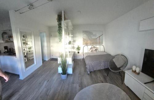 Bad Friedrichshall Apartamento | NEU "RELAX"1-Zimmer Apartment mit eigenem Stellplatz