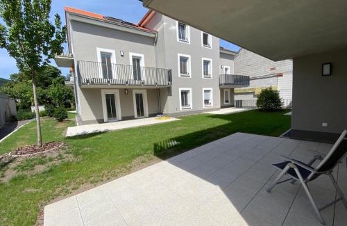 Deidesheim Apartamento | Neubau-Oase am Weinbergsrand