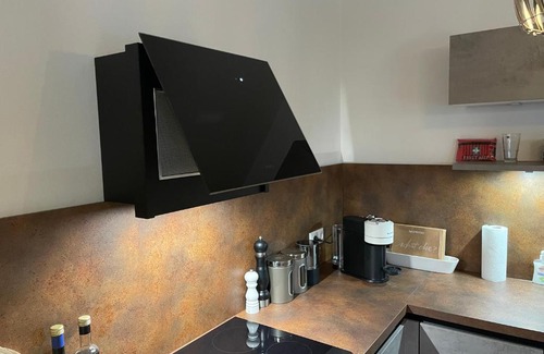 Schirmitz Apartamento | Neue DG-Wohnung,riesen Balkon,Aufzug,Parkplatz,NETFLIX