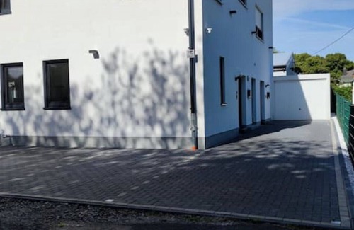 Remscheid Casa | Neue Doppelhaushälfte mit Terrasse, Balkon +garten