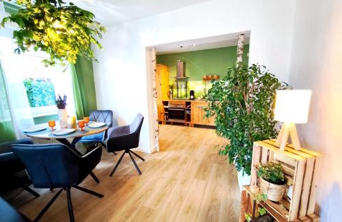 Katzweiler Apartamento | Neue Pfälzerwald Fewo mit Garten am Fluss
